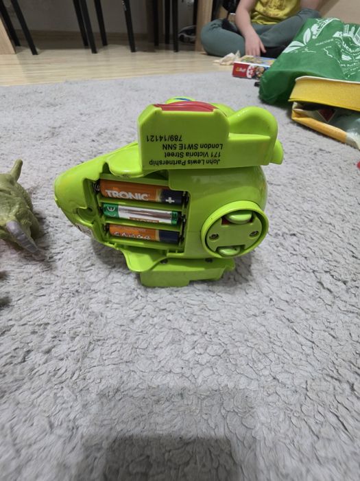 Lot dinozauri cu sunete si lumini