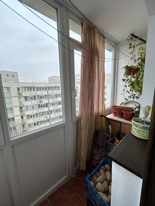 Vând apartament 2 camere zona Mega Mall