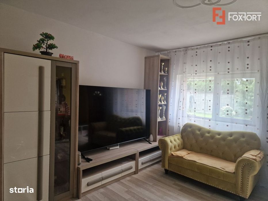 Casa individuala cu 9 camere, in Mosnita Noua, zona centrala