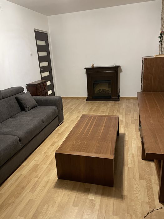 Apartament 3 camere + loc de parcare de inchiriat