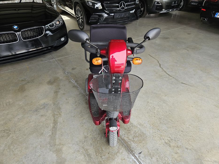 Електрическа инвалидна триколка