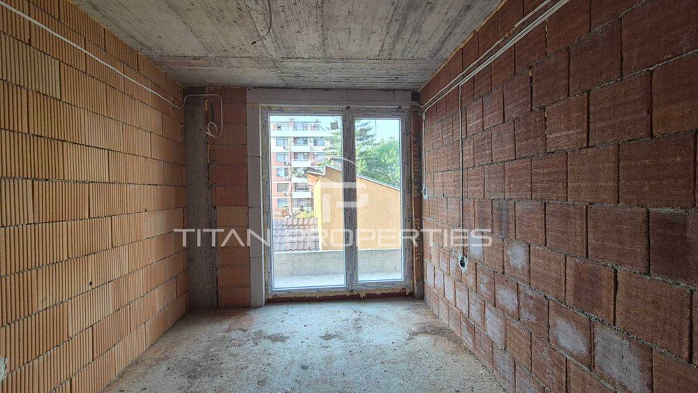 Продава се Тристаен апартамент в Пловдив, Кючук Париж - 105 кв.м за 1569 €/кв.м - Снимка #2