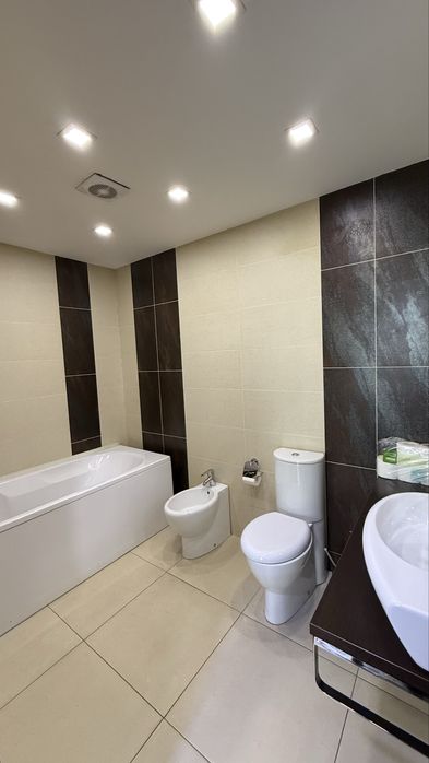 Сдам офис в Б/Ц Uzoman Юнусабад М.Минор  60м2 и 40м2 общая п 100м2 f88