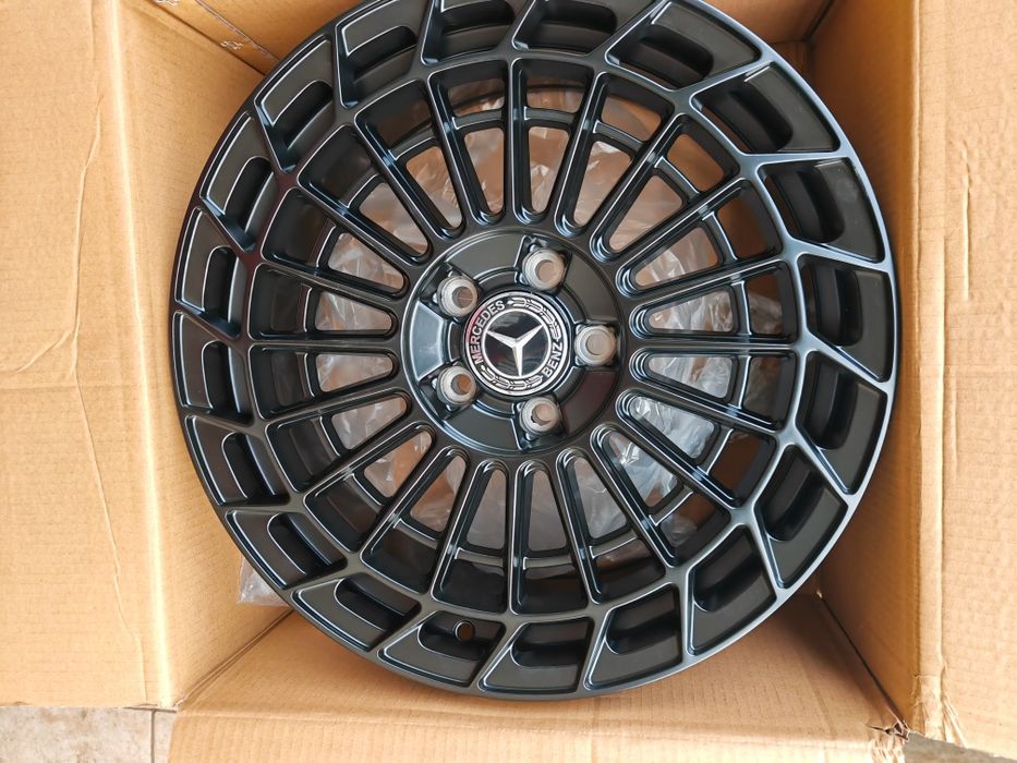 Vand jante de aliaj pentru Mercedes pe 18 marca carbonado