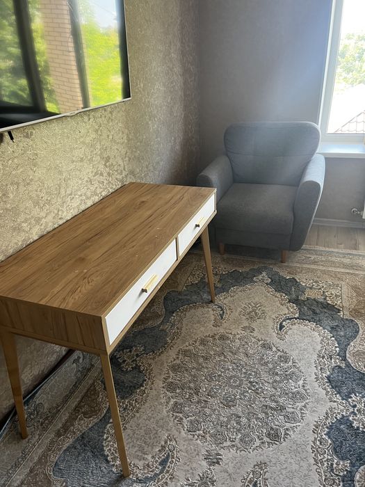 Тумба с выдвижными ящиками