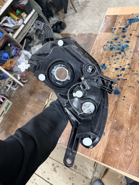 Фара гранта FL левая