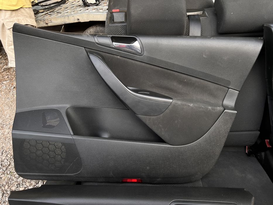 Кори за вратите Passat b6 здрави