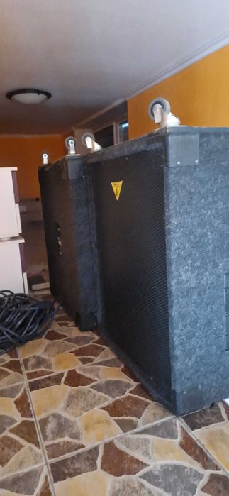 Продавам боксове беринджер заменявам с беринджер 1520pro