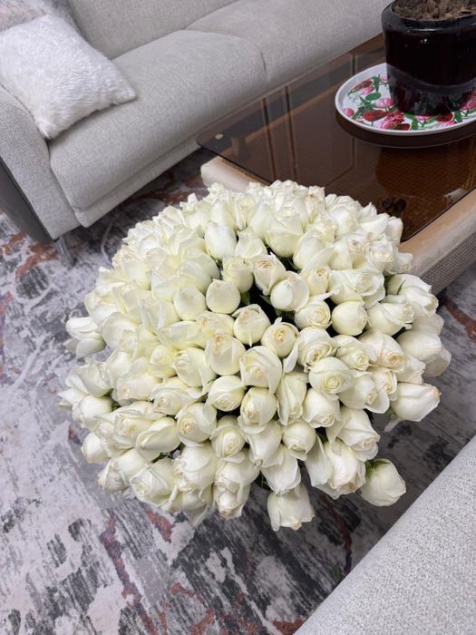 Продам срочно розу 101 шт белые красивые