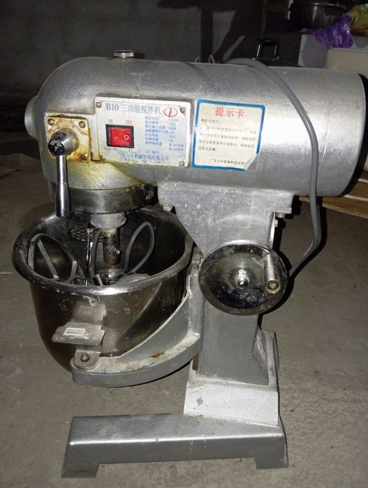 Миксер Manta B15