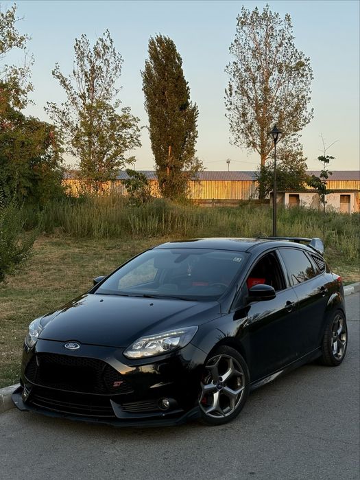 FORD FOCUS ST 2.0EcoBoost 250cp 2014