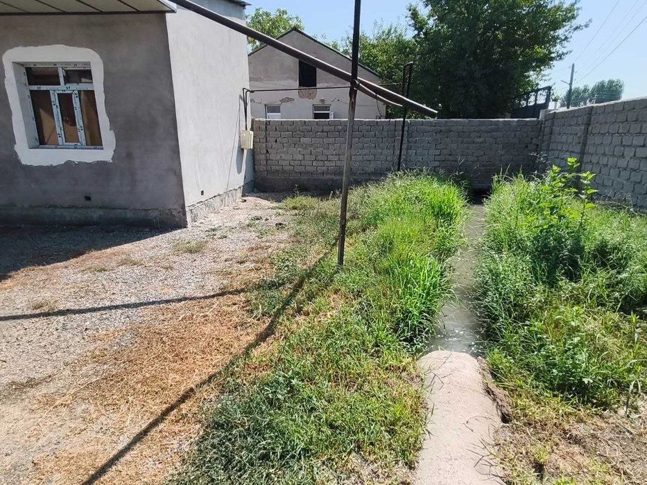 Участка Tosh vil O‘rtachirchiqda zudlik bilan yer uchastkasi sotiladi!