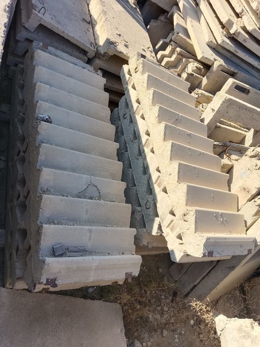 Лестничный марш с площадкой