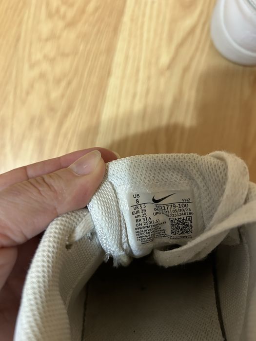 Adidași Nike marimea 39