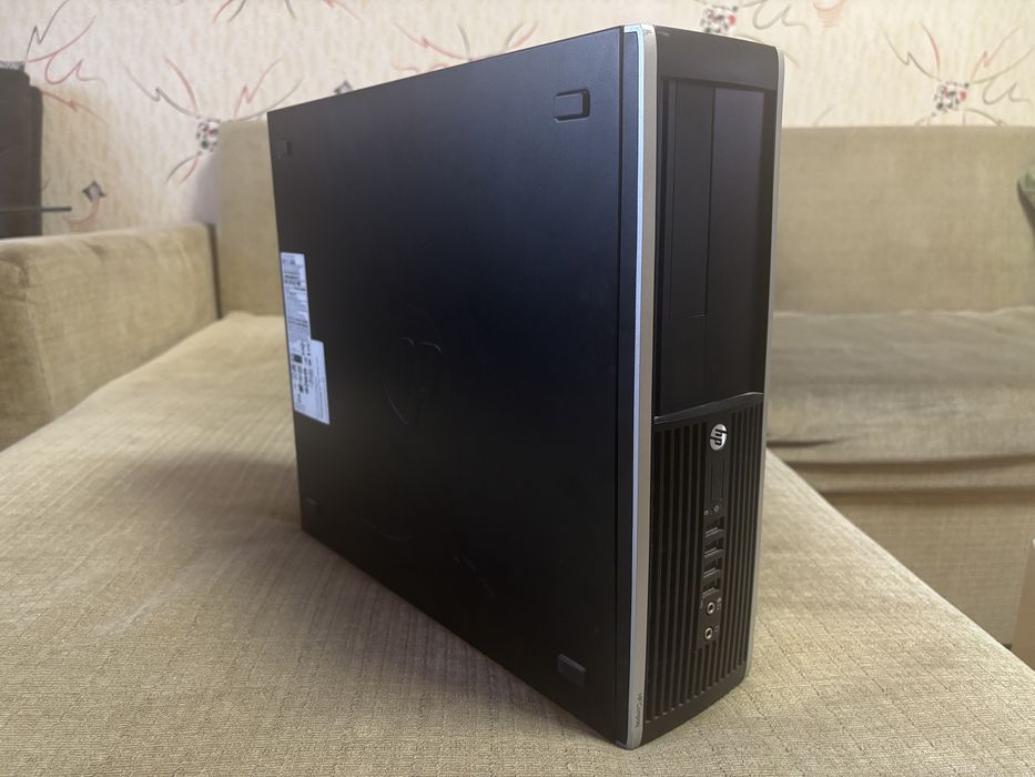 Компютър HP Compaq 8200 Elite