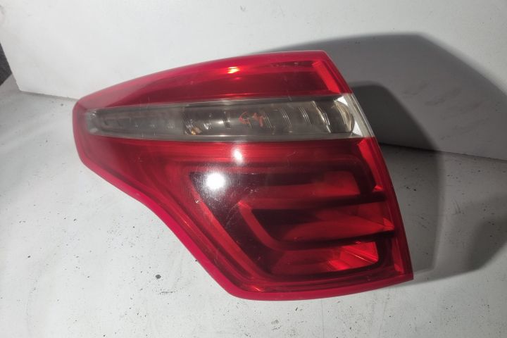 Lampa / Tripla stop stanga pe aripa Citroen C4 Picasso prima generati