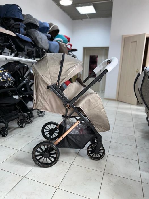 Продается коляска Ining baby