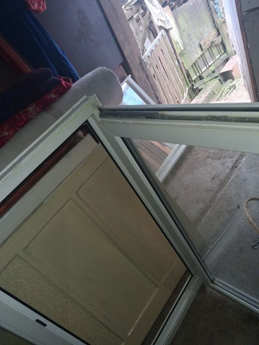 Vând 3 geamuri termopan