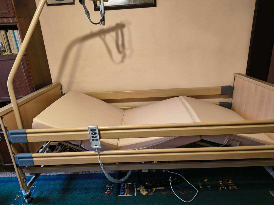 Електрическо болнично легло BURMEIER, дюшек, матрак, инвалидни колички