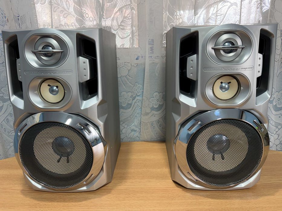 Boxe de raft,pe 3 cai-PIONEER-sunet de cristal,bass fantastic cu inalte bine definite !