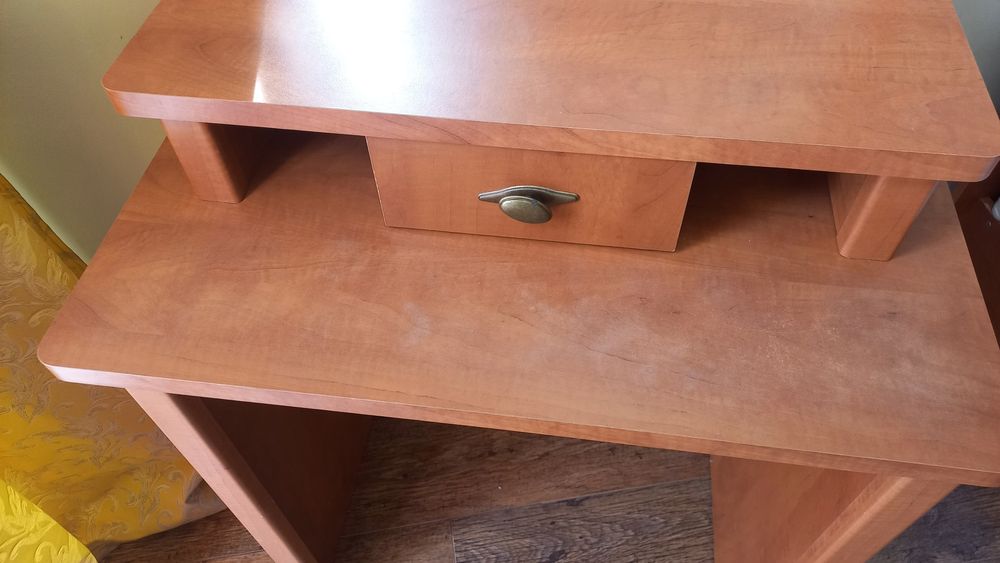 Masă de toaletă şi machiaj cu oglindă, pal cireş - Tg. Mureş