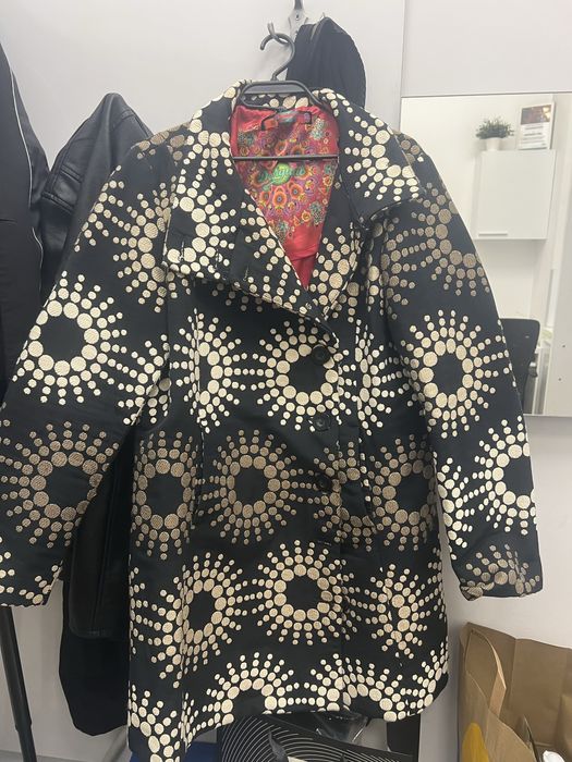 Оригинално палто Desigual №46 – дизайнерски модел, ефектен жакардов десен