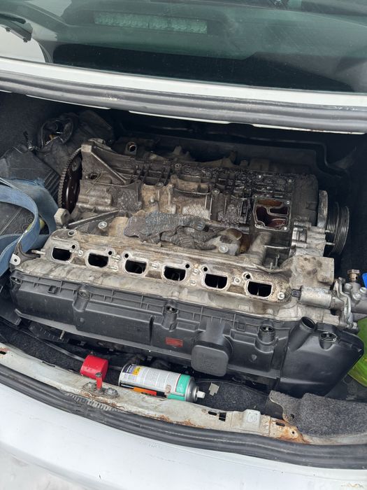 Двигатель м54б25