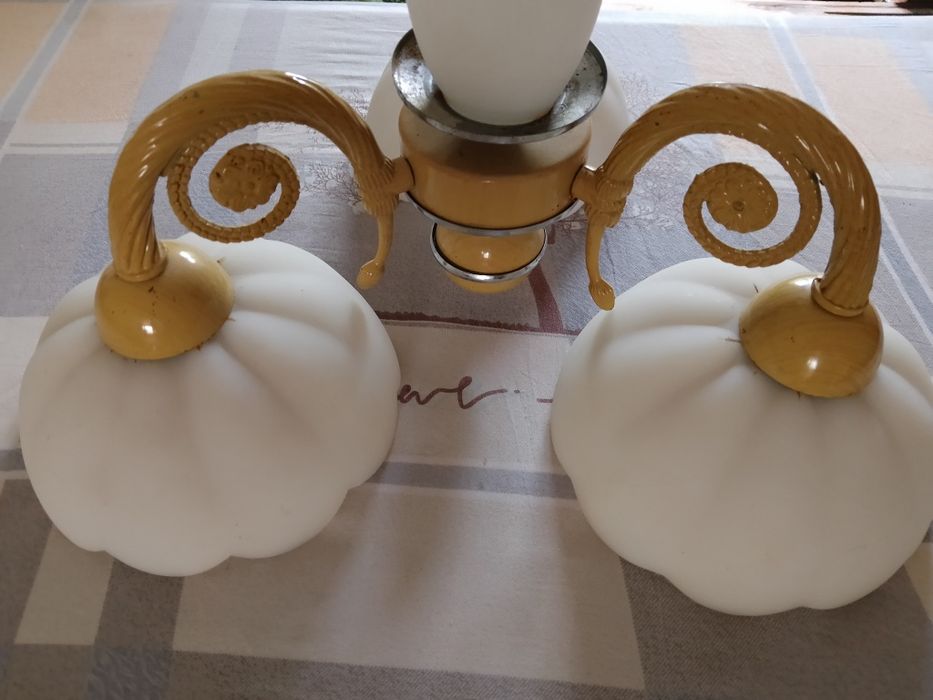 Люстра потолочная на 3 плафона, классический стиль.