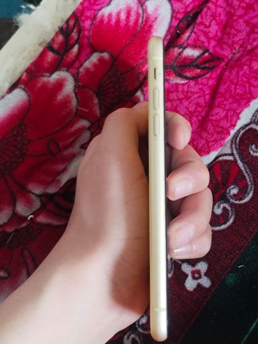 IPhone Xr 128GB 77 akb