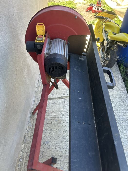 Circular basculant pentru taiat lemne de foc(made in Germany)