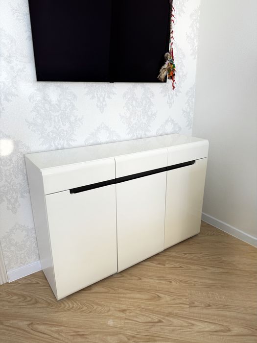 Продается белый комод