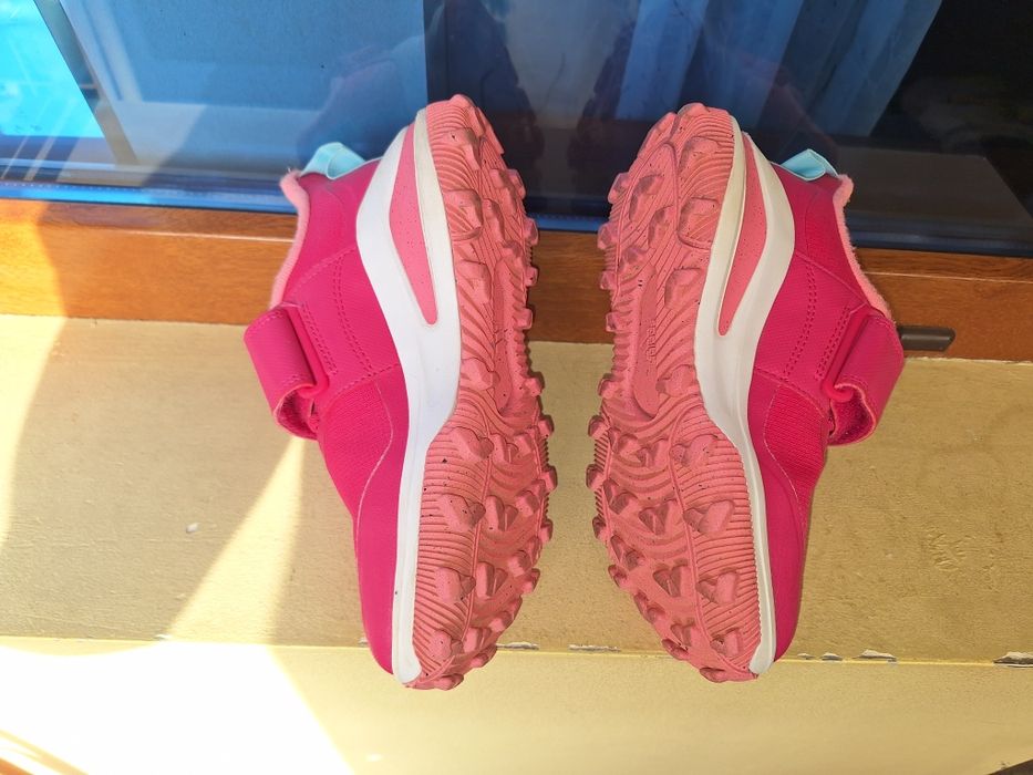 adidasi fetite marimea 32,in stare impecabila