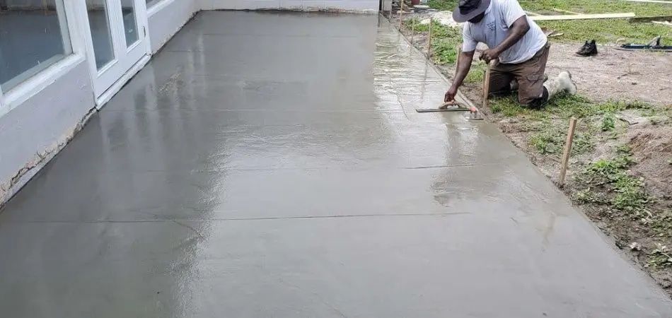 Предлагаем свои услуги по стяжке полов дома, квартир, офисов а так же