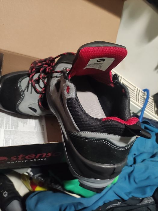 Летни работни обувки с метално бомбе