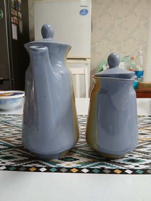 Продам молочница,чайник керамические