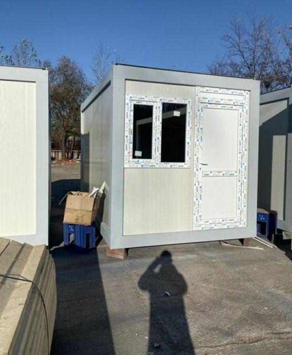 Producători containere pe orice dimensiune. Container vitrina , Contai