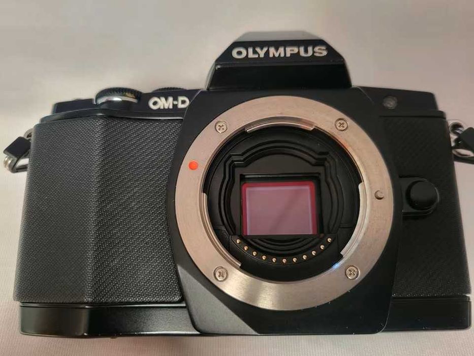 Фотоапарат Olympus OM-D E-M5 MK I - с частичен дефект