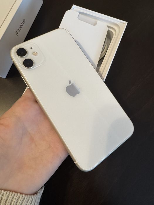 iPhone 11 в ОТЛИЧНО състояние