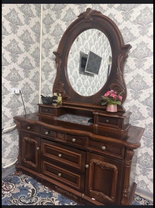 Spalniy kitayskiy komplekt