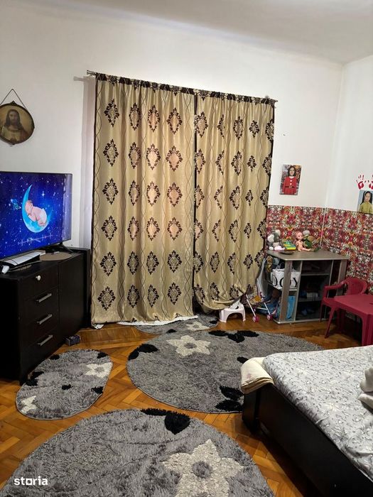 Vand apartament 2 camere Centru