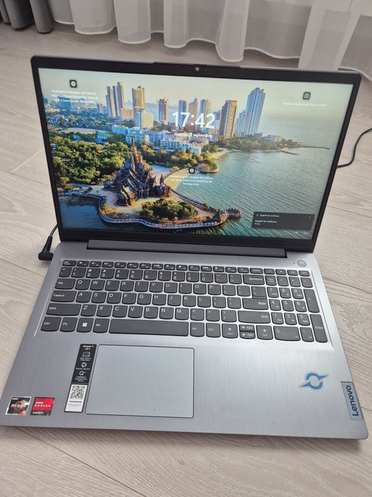 Vând laptop Lenovo ideapad 3