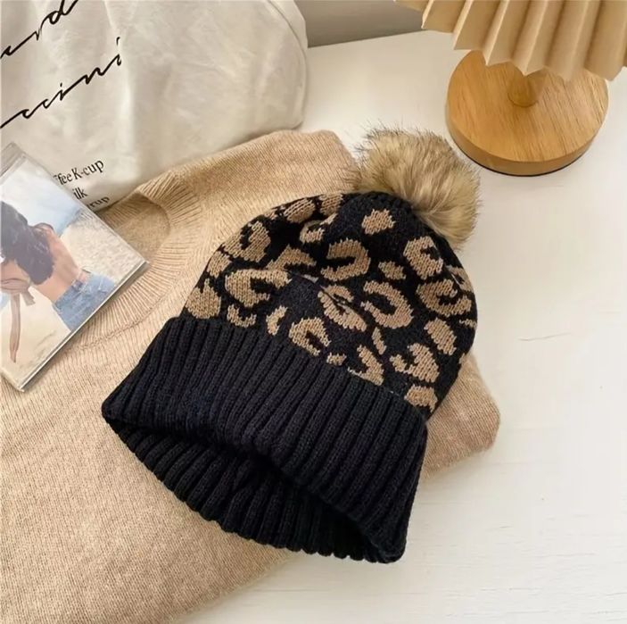 Дамски шапки с пух