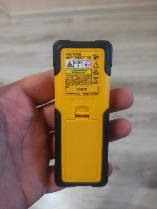Лазерная рулетка дальномер DeWalt