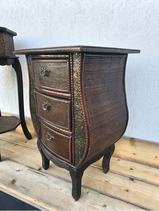 Vând set mobilier noptiere/comode instil oriental și 1 stand octogonal