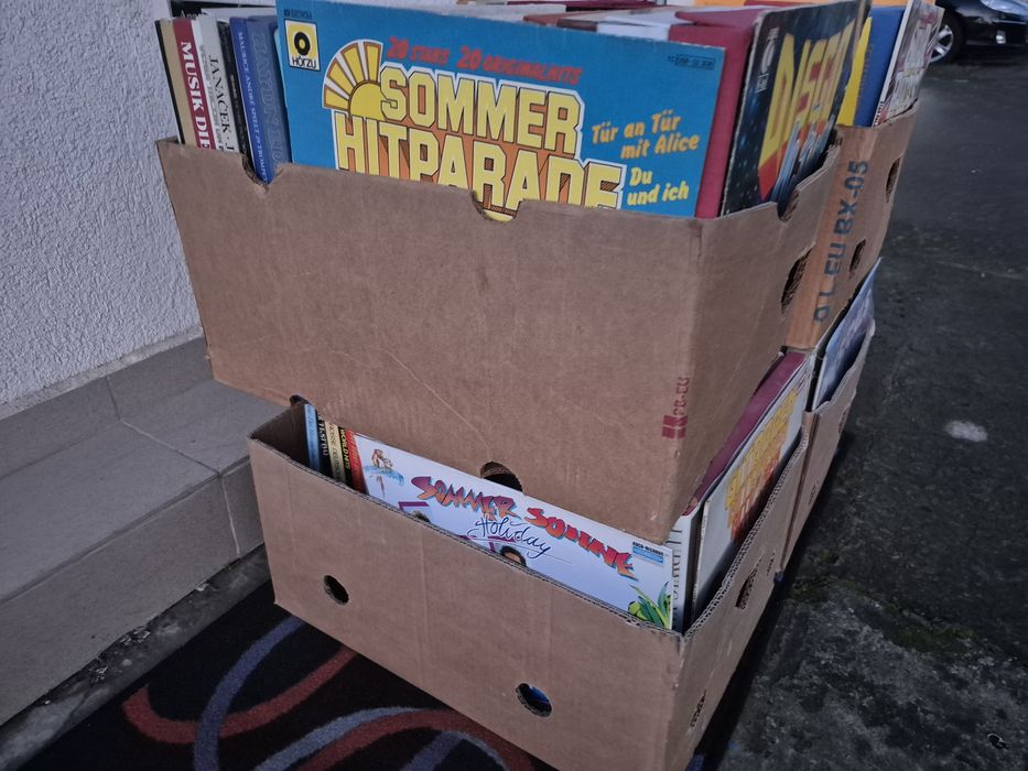 Vând Lot 100lp Discuri Vinil colectie muzica usoara straina mixta pentru pick-up