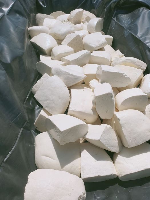 VÂND 150 200 de kg de brânză sărată 25 lei kg toată cantitatea