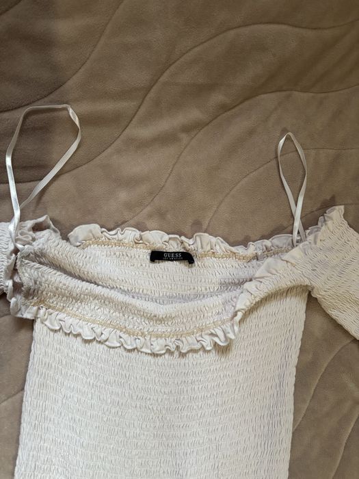 Бяла рокля Guess