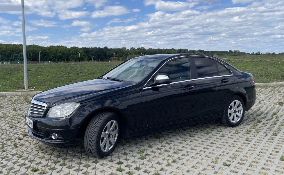 De vanzare Mercedes C200 D 136 cp 380 km Masina se prezinta într-o stare f buna Itp valabil  impozit platit
