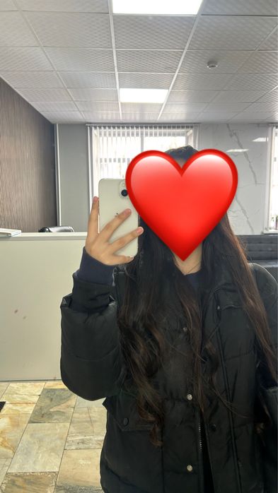 черная базовая куртка