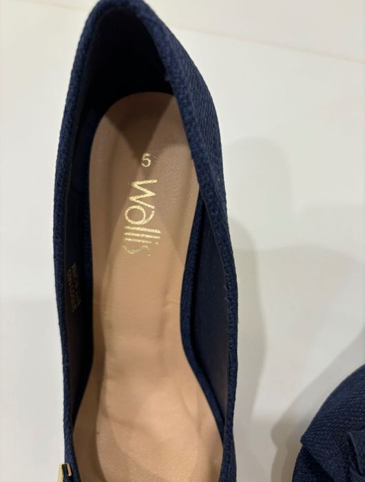 Обувки с висок ток